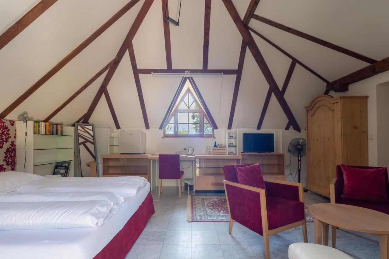 Schloss-castel Pienzenau - Guestrooms & - B&b-hotel & Restaurant Affittacamere Merano